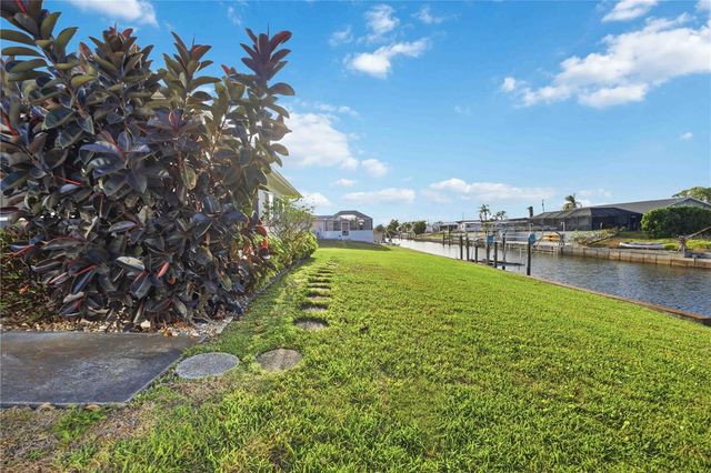 886 E 4TH STREET, Englewood, FL 34223