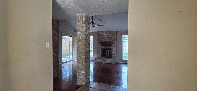 1910 Quail Meadow Drive, Missouri City, TX 77459