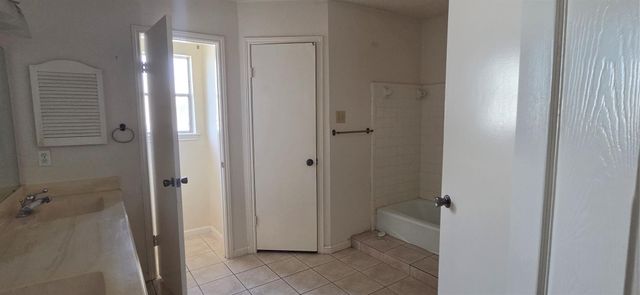 1910 Quail Meadow Drive, Missouri City, TX 77459