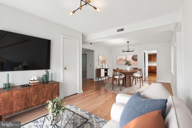 8105 MACARTHUR RD, Wyndmoor, PA 19038