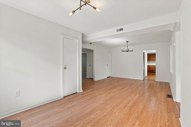 8105 MACARTHUR RD, Wyndmoor, PA 19038