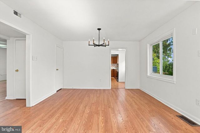 8105 MACARTHUR RD, Wyndmoor, PA 19038