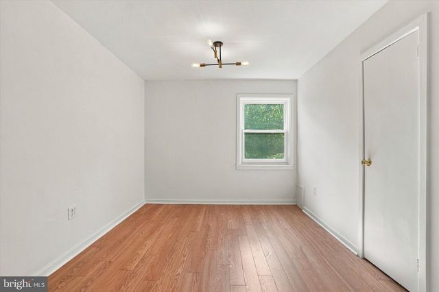 8105 MACARTHUR RD, Wyndmoor, PA 19038