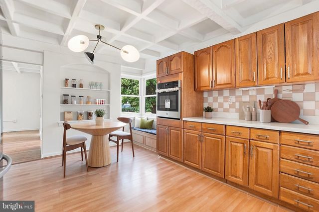8105 MACARTHUR RD, Wyndmoor, PA 19038