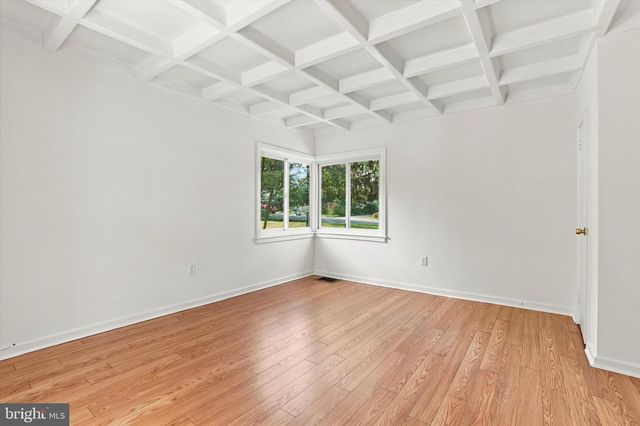8105 MACARTHUR RD, Wyndmoor, PA 19038