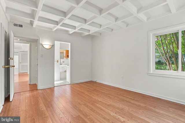 8105 MACARTHUR RD, Wyndmoor, PA 19038