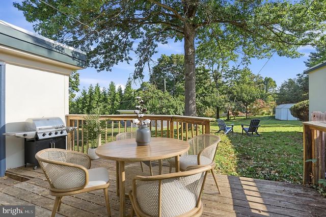 8105 MACARTHUR RD, Wyndmoor, PA 19038