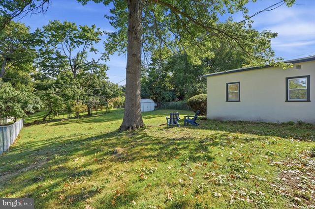 8105 MACARTHUR RD, Wyndmoor, PA 19038