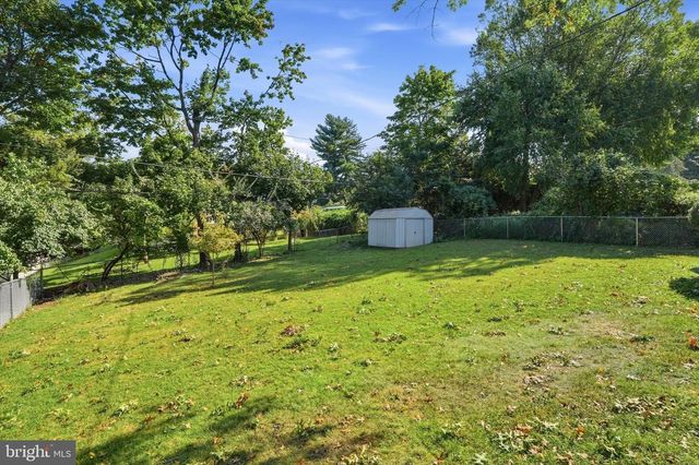 8105 MACARTHUR RD, Wyndmoor, PA 19038