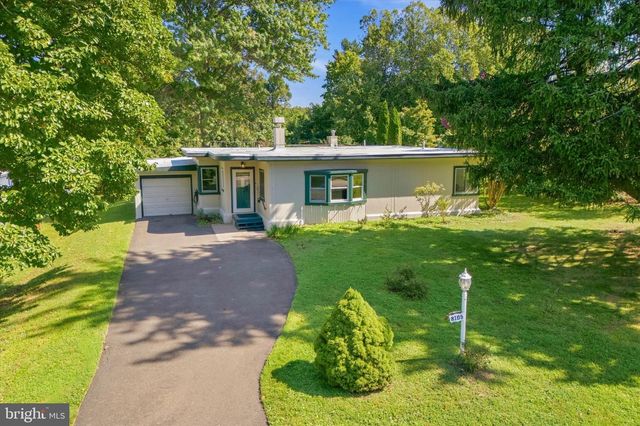 8105 MACARTHUR RD, Wyndmoor, PA 19038
