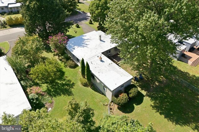 8105 MACARTHUR RD, Wyndmoor, PA 19038