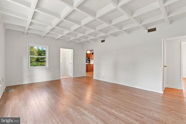 8105 MACARTHUR RD, Wyndmoor, PA 19038