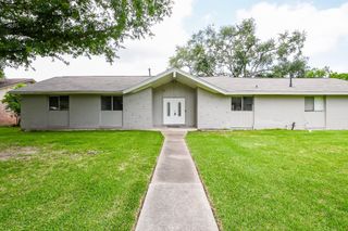 406 Shadylawn Street, Shoreacres, TX 77571