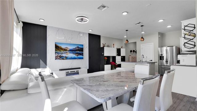 2913 Olivia Ave, Lauderdale Lakes, FL 33311