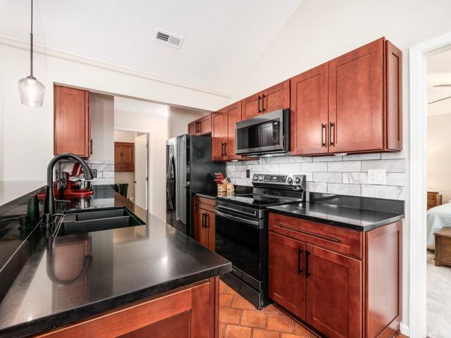 4908 Meadow Run Drive, Hilliard, OH 43026