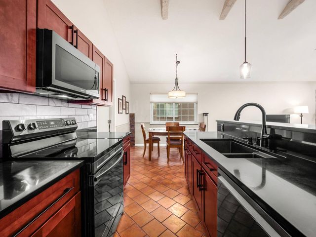 4908 Meadow Run Drive, Hilliard, OH 43026