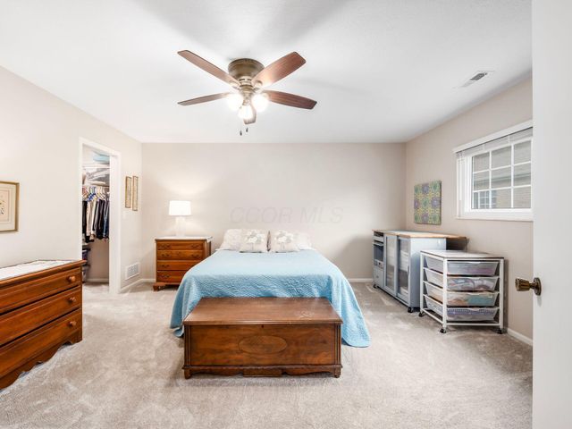 4908 Meadow Run Drive, Hilliard, OH 43026