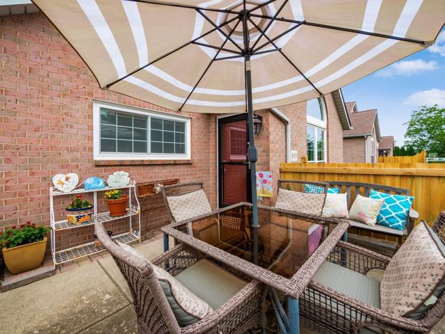 4908 Meadow Run Drive, Hilliard, OH 43026