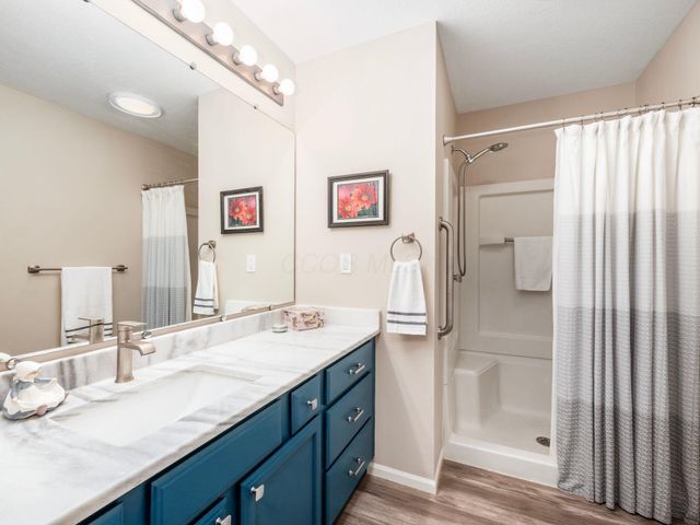 4908 Meadow Run Drive, Hilliard, OH 43026