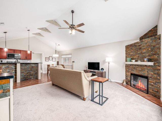 4908 Meadow Run Drive, Hilliard, OH 43026