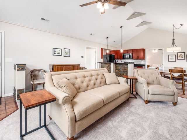 4908 Meadow Run Drive, Hilliard, OH 43026