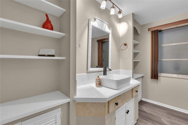 7420 CASS CIRCLE, Sarasota, FL 34231