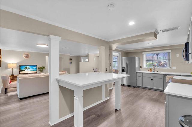 7420 CASS CIRCLE, Sarasota, FL 34231