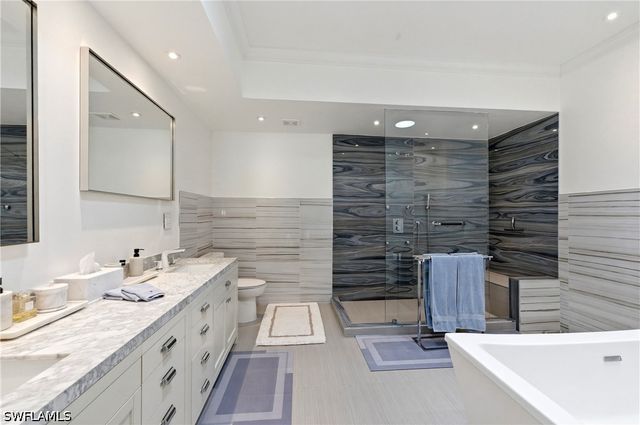 4451 Yacht Harbor DR, Naples, FL 34112