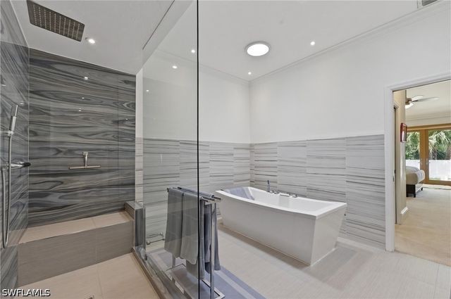 4451 Yacht Harbor DR, Naples, FL 34112