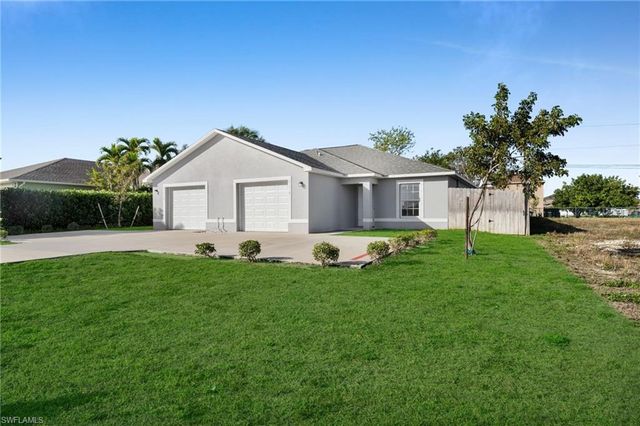 614 SW 3rd CT, Cape Coral, FL 33991