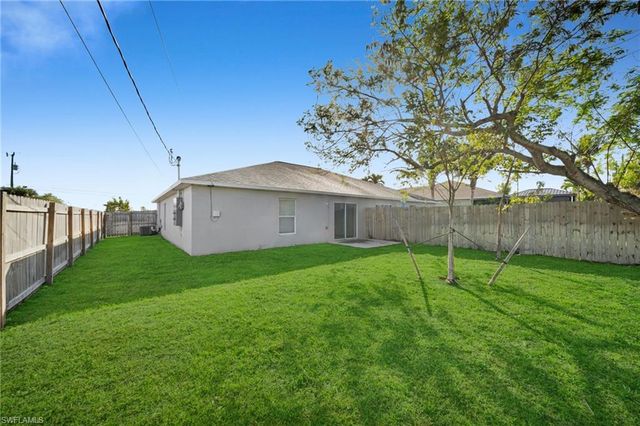 614 SW 3rd CT, Cape Coral, FL 33991