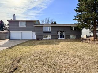 1511 Eckerson Drive, Worthington, MN 56187