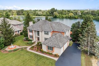 28951 Forest Lake Lane, Libertyville, IL 60048