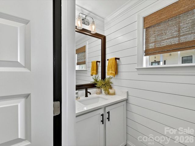 1507 Landis Avenue, Charlotte, NC 28205