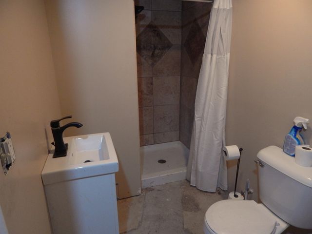 204 17TH ST SE, Minot, ND 58701