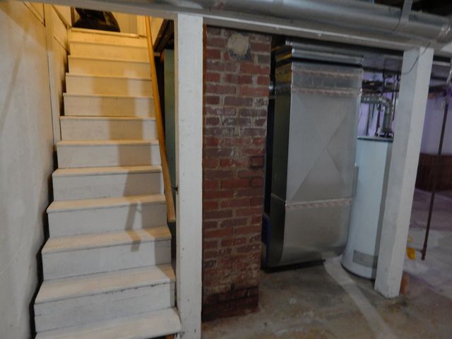 204 17TH ST SE, Minot, ND 58701