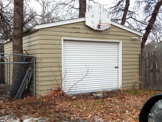 204 17TH ST SE, Minot, ND 58701