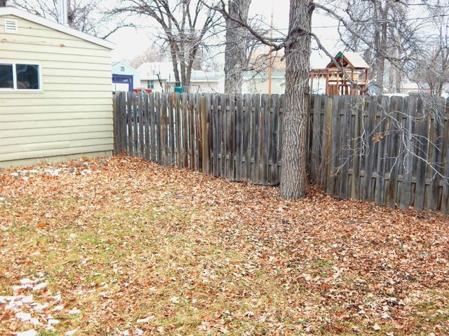 204 17TH ST SE, Minot, ND 58701