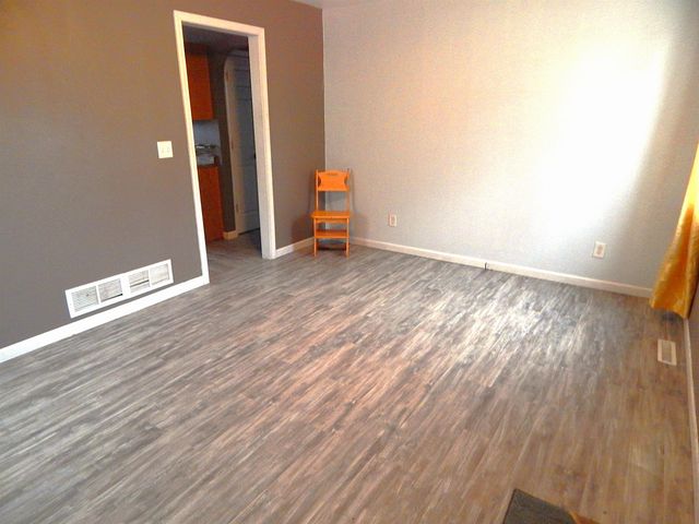 204 17TH ST SE, Minot, ND 58701