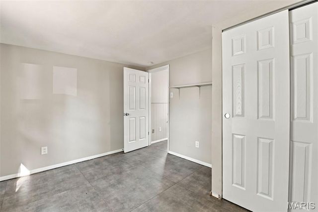 8454 Engler Avenue, St John, MO 63114