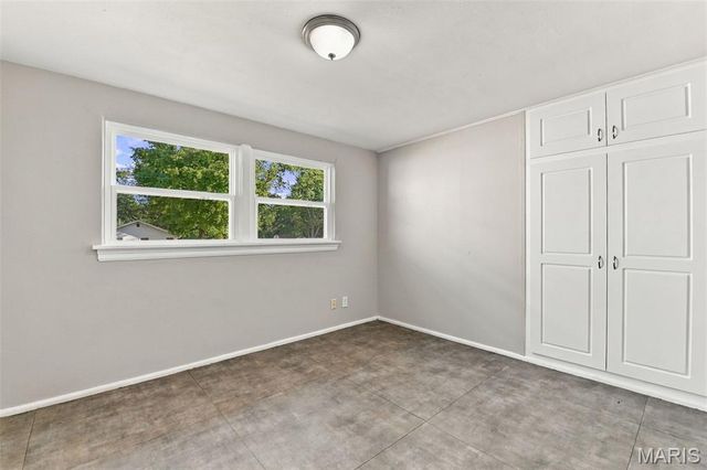 8454 Engler Avenue, St John, MO 63114