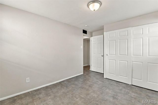8454 Engler Avenue, St John, MO 63114