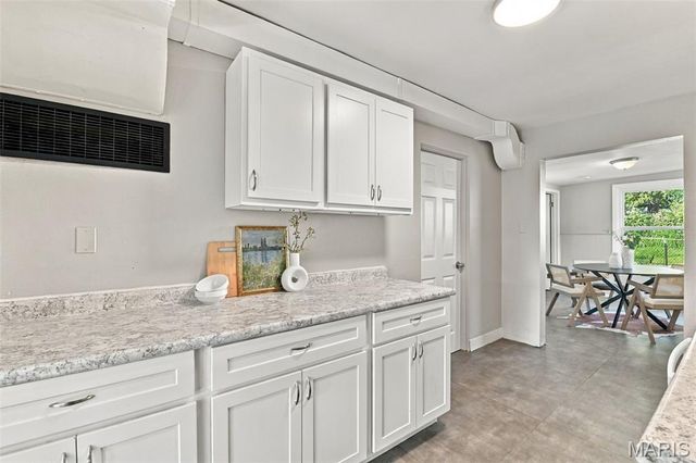 8454 Engler Avenue, St John, MO 63114