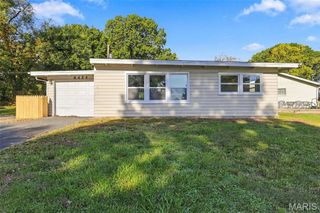 8454 Engler Avenue, St John, MO 63114