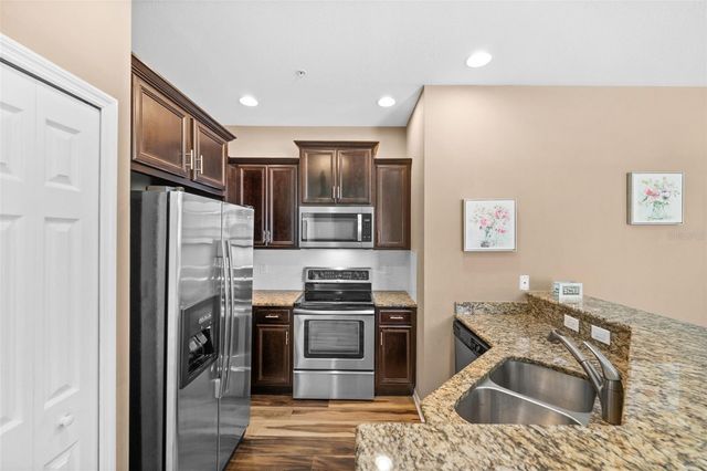 7954 MOONSTONE DRIVE 3-204, Sarasota, FL 34233