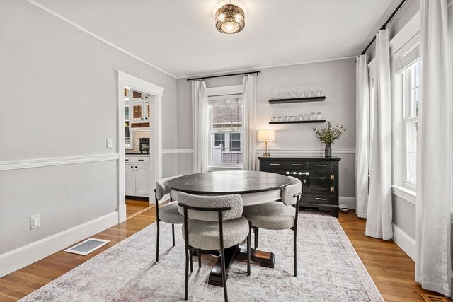 31 Sycamore St, Lowell, MA 01852