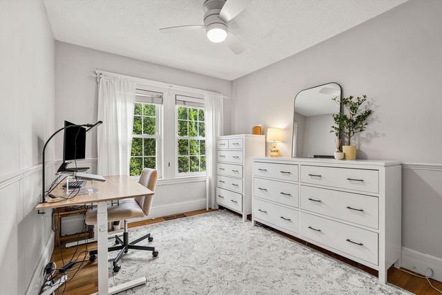 31 Sycamore St, Lowell, MA 01852