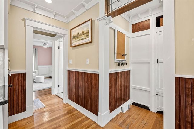 31 Sycamore St, Lowell, MA 01852