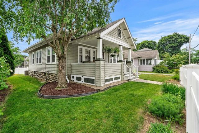31 Sycamore St, Lowell, MA 01852