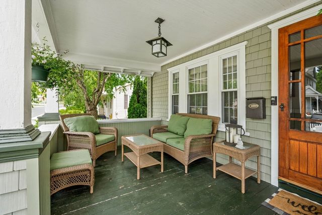 31 Sycamore St, Lowell, MA 01852